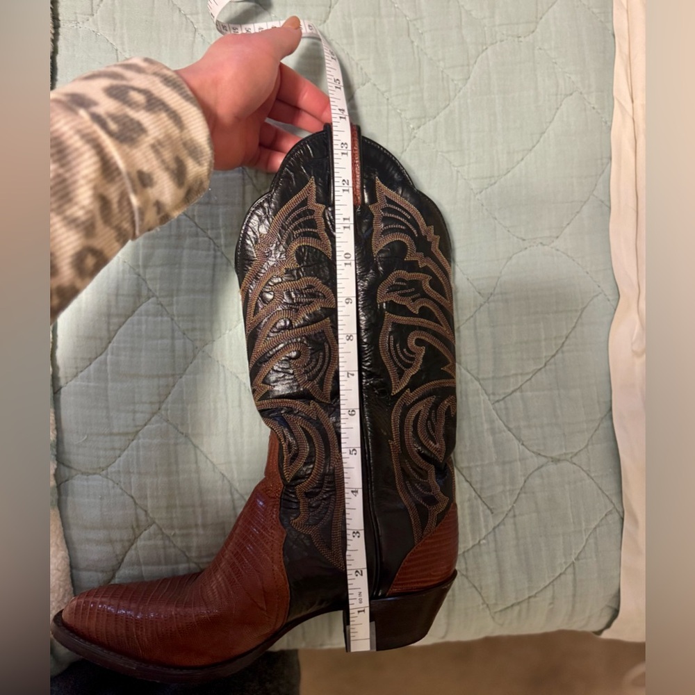 Vintage Tony Lama Exotic Lizard Black and Cognac Western Heeled Boots. - Picture 13 of 14